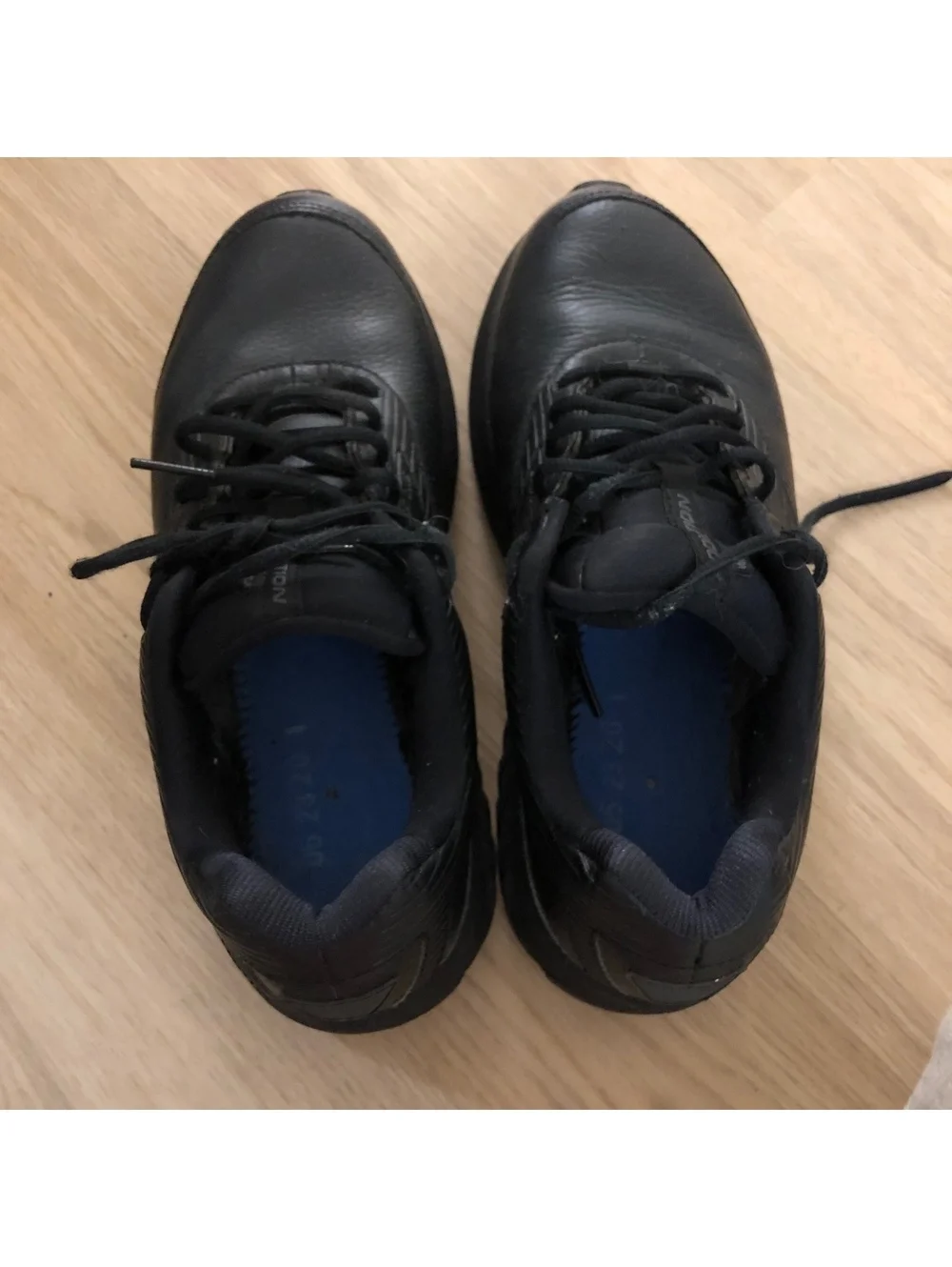 BROOKS ADDICTION WALKER BLACK LEATHER WALKING SHOES MENS SIZE 9.5 NARROW (B)